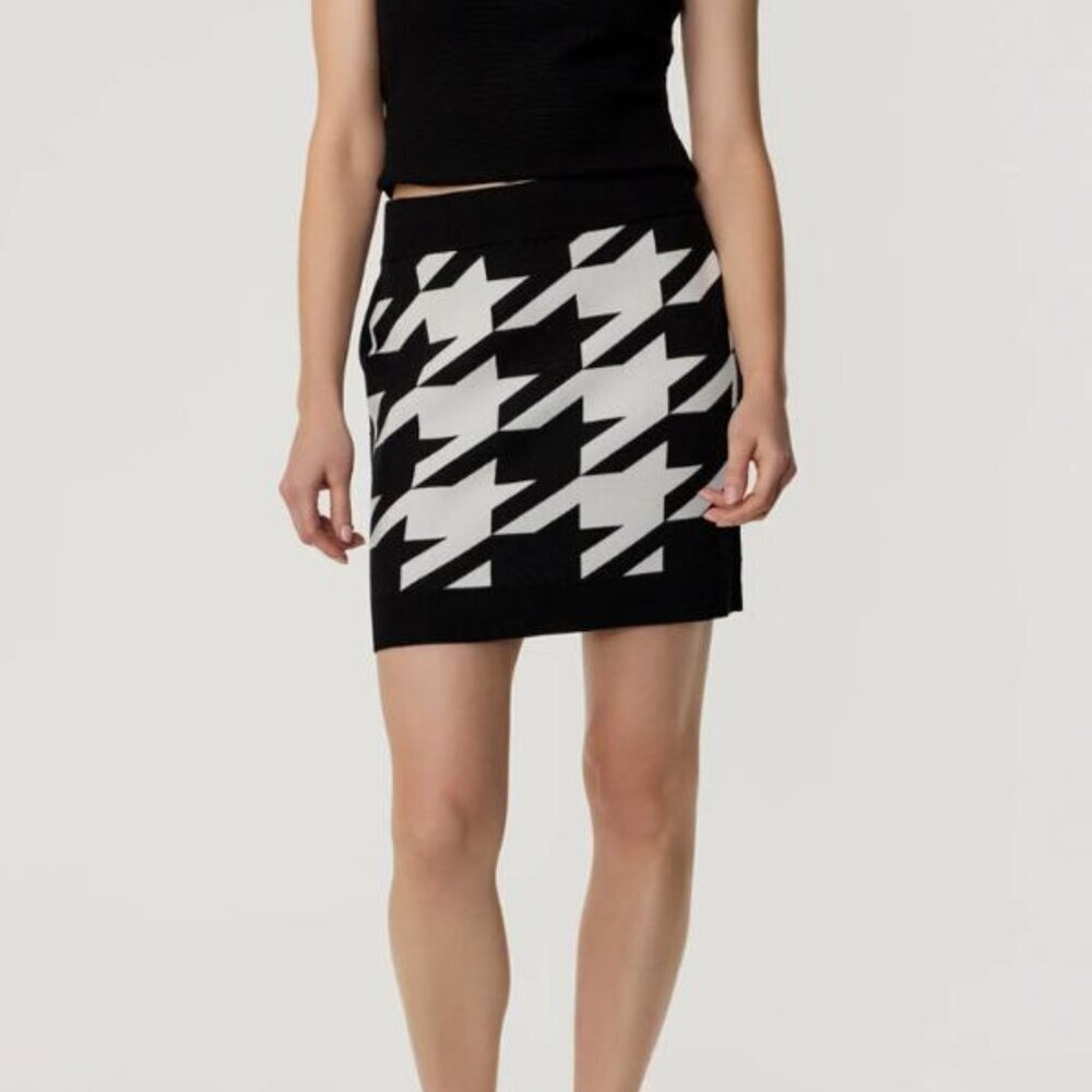 NWT Toccin Jackie Houndstooth Knit Mini Skirt Size S Black White Retail $295
